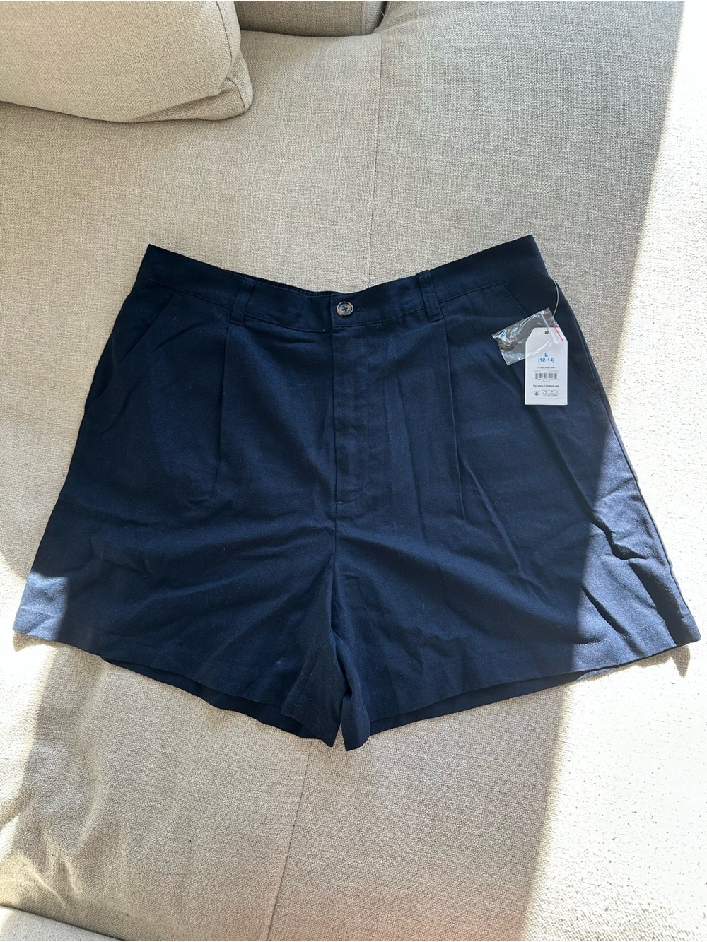 Time & Tru Navy Linen Shorts